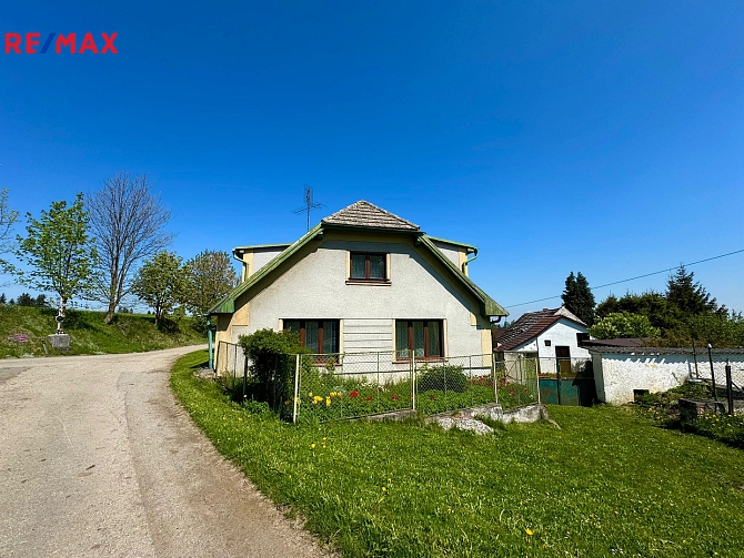 Prodej rodinného domu s dvěma bytovými jednotkami – Soběšice (okr. Klatovy)