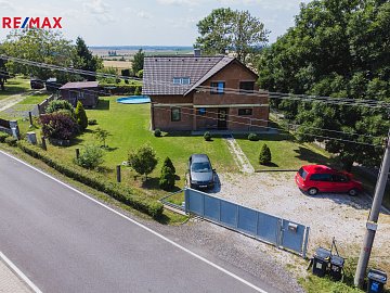 Prodej prostorného domu 7+2kk v klidné lokalitě – Probluz, okres Hradec Králové