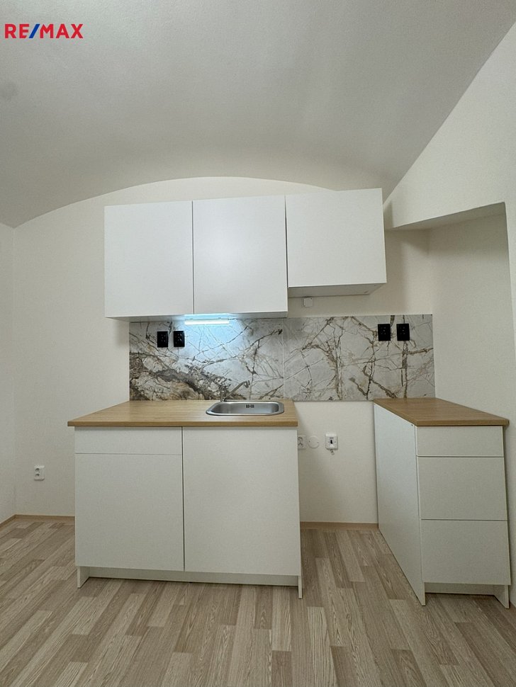 Prodej stylové jednotky 2+kk po kompletní rekonstrukci – Praha 4, Nusle