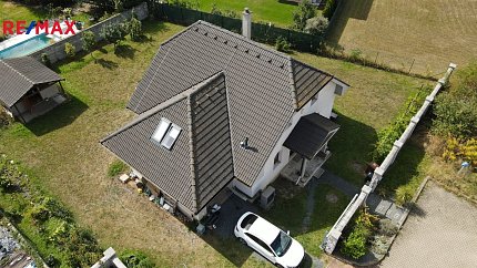 Prodej RD Praha - Koloděje 5 KK s pozemkem a zahradním domkem