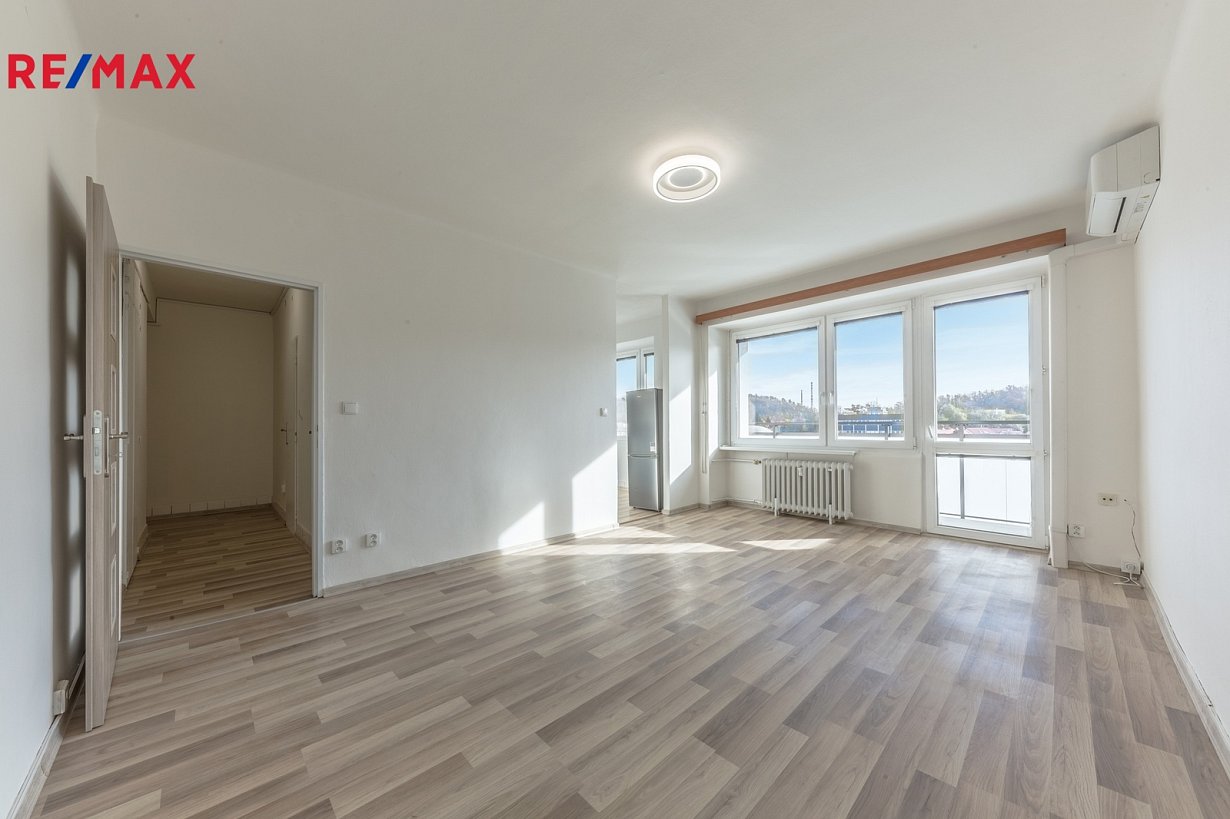 Pronájem bytu 1+1 35m2 Praha 4 Nusle